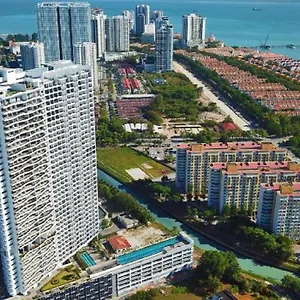Apartment Seaview Water Purify Cozy Comfortable For Short & Long In The Landmark By Katana, George Town